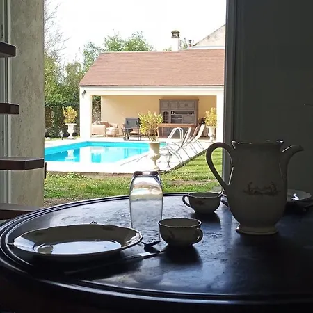 Maison Dans Particulier 18eme, Wifi, Piscine Chauffee Apartment