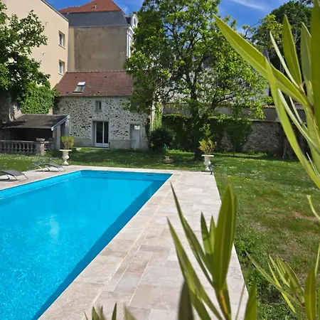 Maison Dans Particulier 18eme, Wifi, Piscine Chauffee
