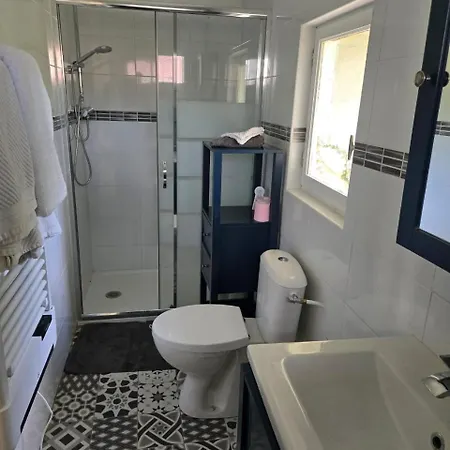 Maison Dans Particulier 18eme, Wifi, Piscine Chauffee Apartment