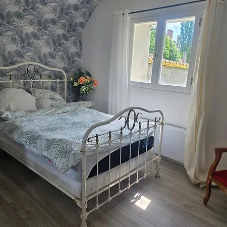 Appartement Maison Dans Particulier 18eme, Wifi, Piscine Chauffee